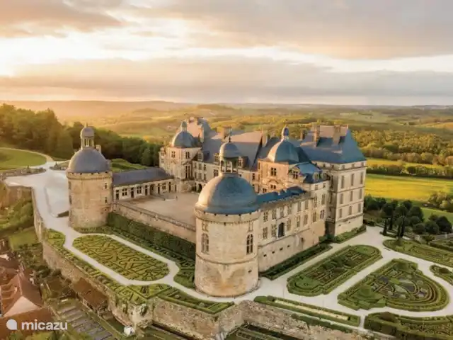 Chalet Château Le Verdoyer Belle Vue | France, Dordogne, Champs-Romain - chalet Le Château Hautefort, vivement recommandé !