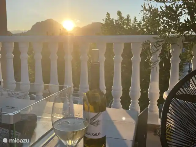 Casa Naru | Espagne, Costa Blanca, Albir - appartement Profitez du coucher de soleil sur la terrasse avec la table à feu (gaz)