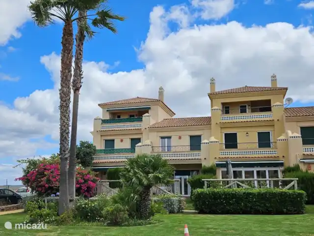 Location de Vacances Espagne, Andalousie, Ayamonte, maison de vacances - Casa Guadiana Vue de face avec palmier