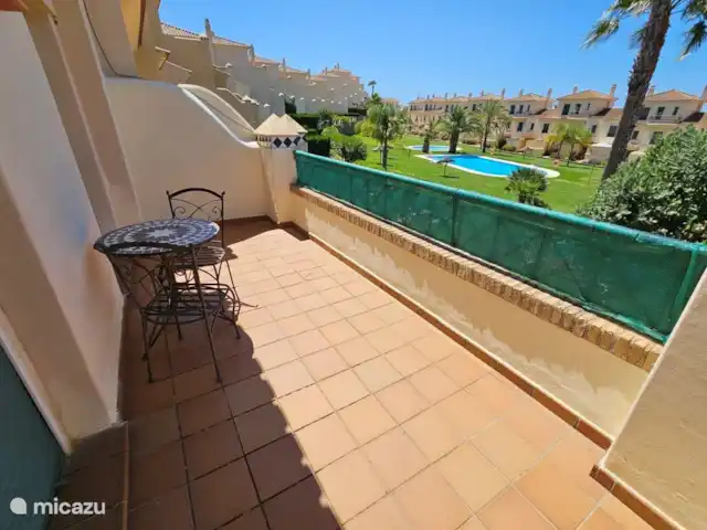 Location de Vacances Espagne, Andalousie, Ayamonte, maison de vacances - Casa Guadiana Vue à l’avant du grand jardin avec 2 grandes piscines