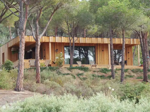 Houten villa op landgoed Barcelona  huren in Spanje, Barcelona, Sant Andreu de Llavaneres  - chalet de Cabin vrijstaand in het prive bos (totaal omheind)