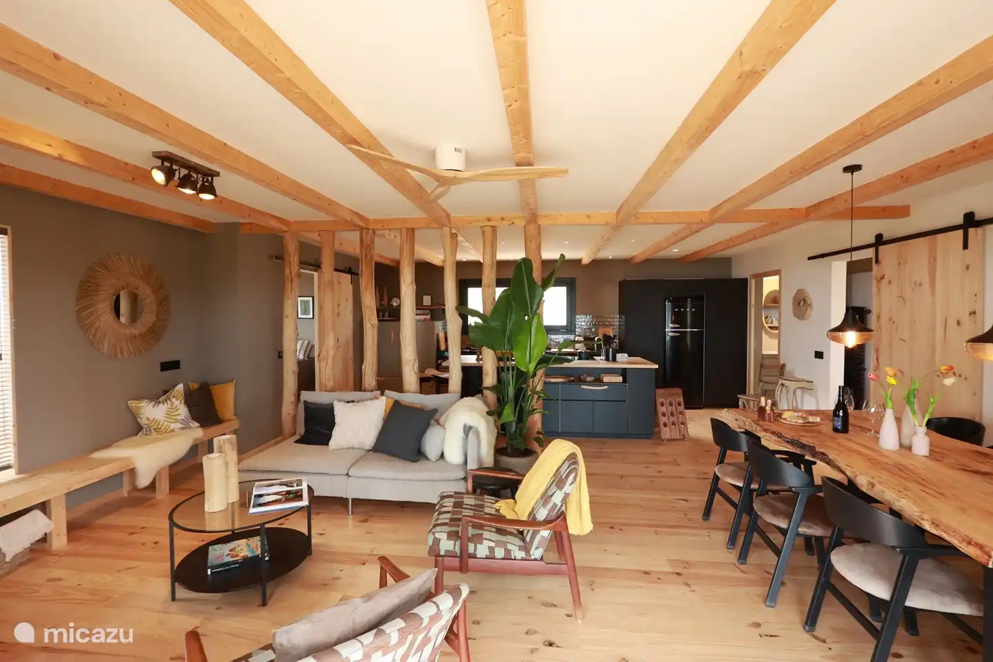 Offene Küche und Wohnzimmer