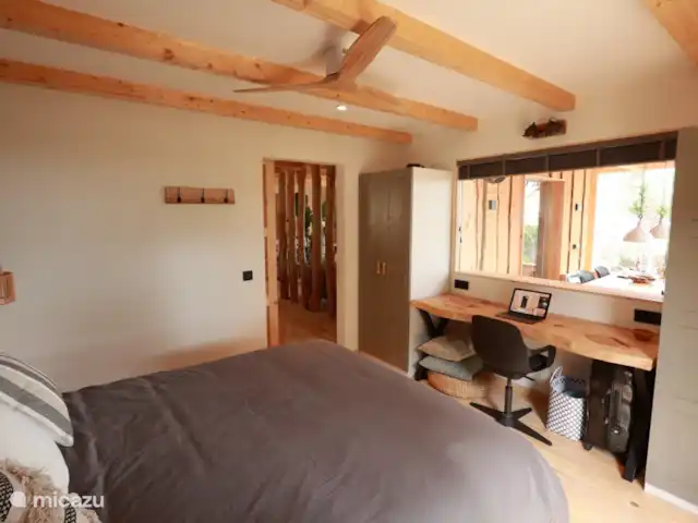 Houten villa op landgoed Barcelona  huren in Spanje, Barcelona, Sant Andreu de Llavaneres  - chalet Bureau blad met uitzicht over zee