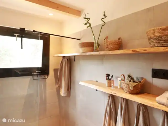 Houten villa op landgoed Barcelona  huren in Spanje, Barcelona, Sant Andreu de Llavaneres  - chalet badkamer