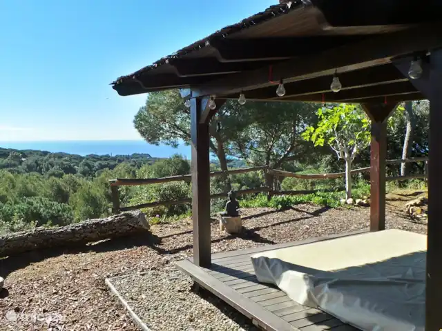 Houten villa op landgoed Barcelona  huren in Spanje, Barcelona, Sant Andreu de Llavaneres  - chalet Bali-bed met uitzicht