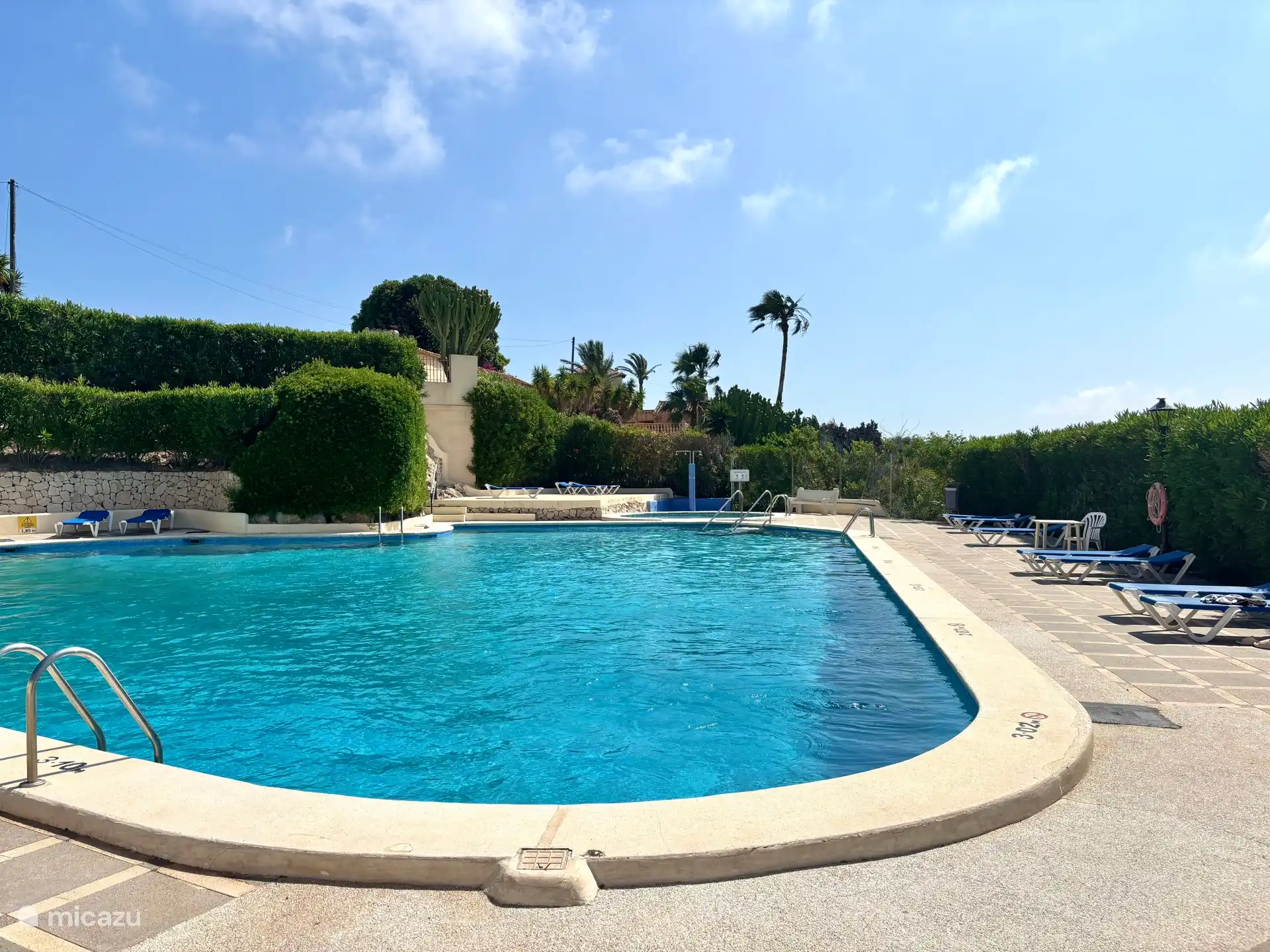 Swimming pool 100 meters from Dulce Amor