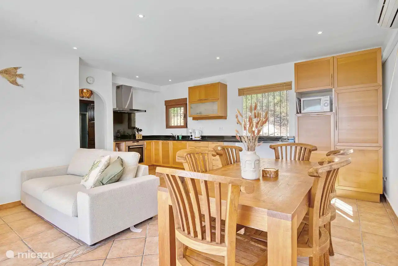 Ruime keuken met ruime keukenblad Dulce Amor