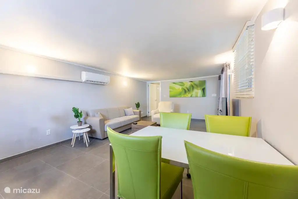 Dining area/living room