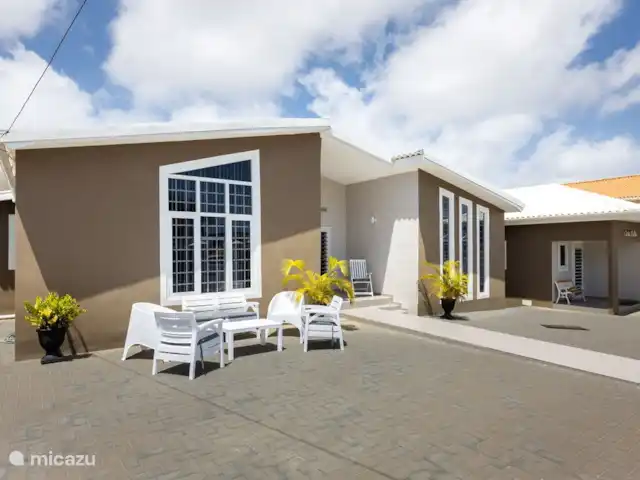 villa en Curazao, Banda Arriba (este), Montaña Abou – Villa Ambrosía Entrada/Terraza