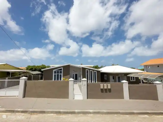 villa en Curazao, Banda Arriba (este), Montaña Abou – Villa Ambrosía casa vista frontal