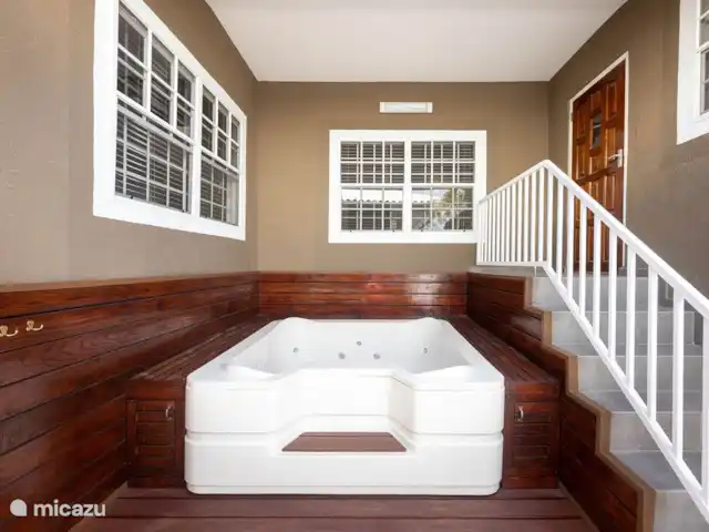 villa en Curazao, Banda Arriba (este), Montaña Abou – Villa Ambrosía Jacuzzi