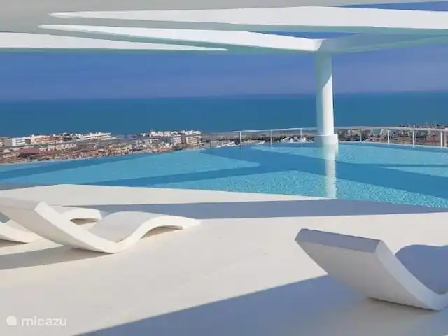 Gran Canet: luxe, strand, Valencia! huren in Spanje, Valencia, Canet d'En Berenguer - appartement Panoramisch infinityzwembad met zonnebedden op de 20ste verdieping met adembenemend uitzicht!