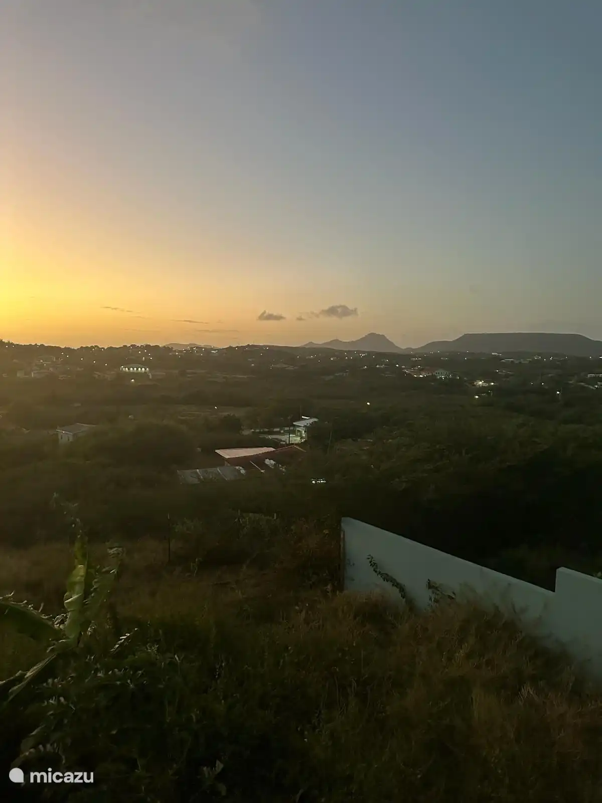 Vue depuis la fenêtre de la salle des nuages (1)