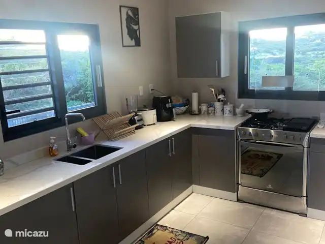 Reina de la colina en Curazao, Bandabou (oeste), Barber - villa cocina