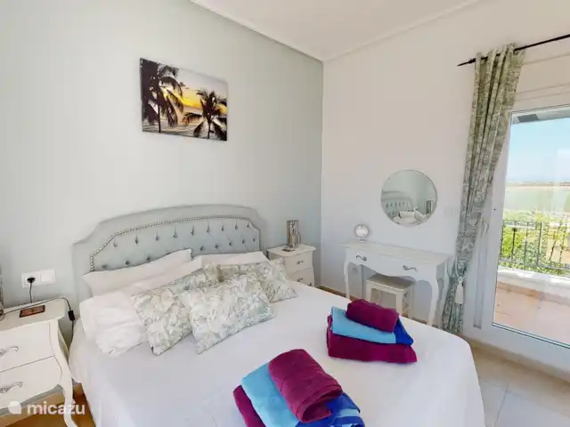 Casa Gofré | Espagne, Costa Cálida, Torre Pacheco - villa Chambre 2 (chambre principale), attenante à 2 terrasses. Placard intégré.