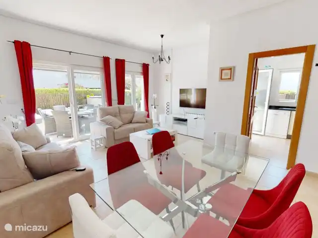 Casa Gofré | Espagne, Costa Cálida, Torre Pacheco - villa Séjour - salon - salle à manger. Télévision - Lecteur DVD
DVD, jeux de société.