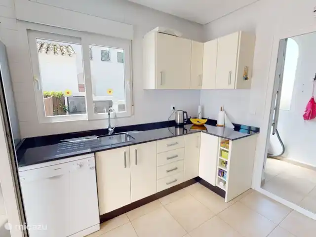 Casa Gofré | Espagne, Costa Cálida, Torre Pacheco - villa Cuisine partie 1, lave-vaisselle, réfrigérateur et congélateur