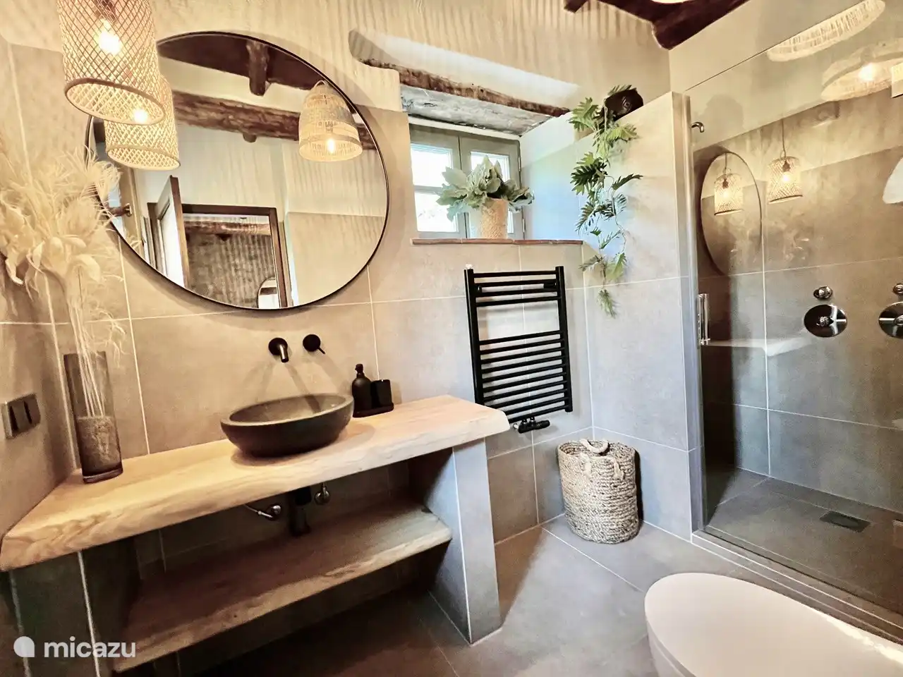 Das angeschlossene Badezimmer