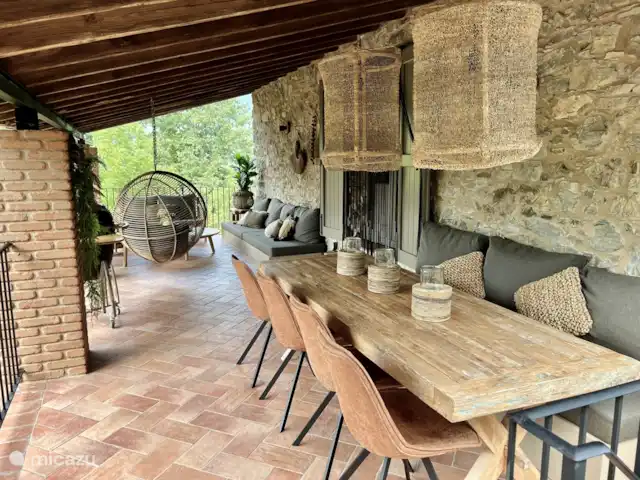 Villa Tosca huren in Italië, Toscane, Camporgiano - villa De Loggia waar het ook op warme dagen heerlijk vertoeven is.