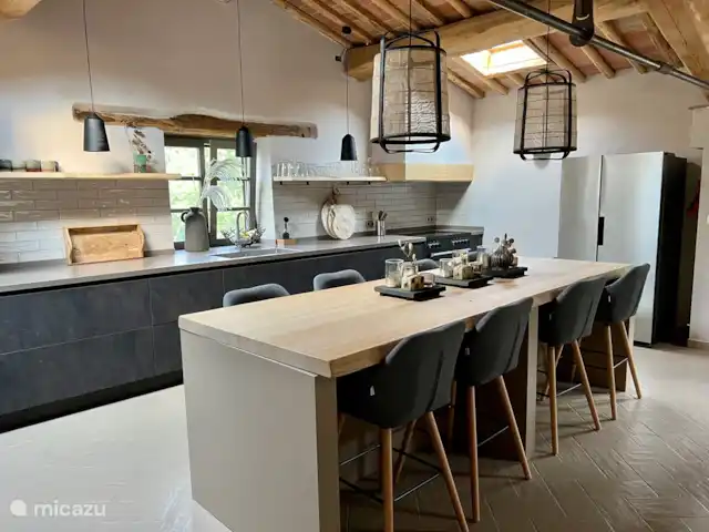 Villa Tosca huren in Italië, Toscane, Camporgiano - villa De keuken met grote dubbeldeurs koelkast