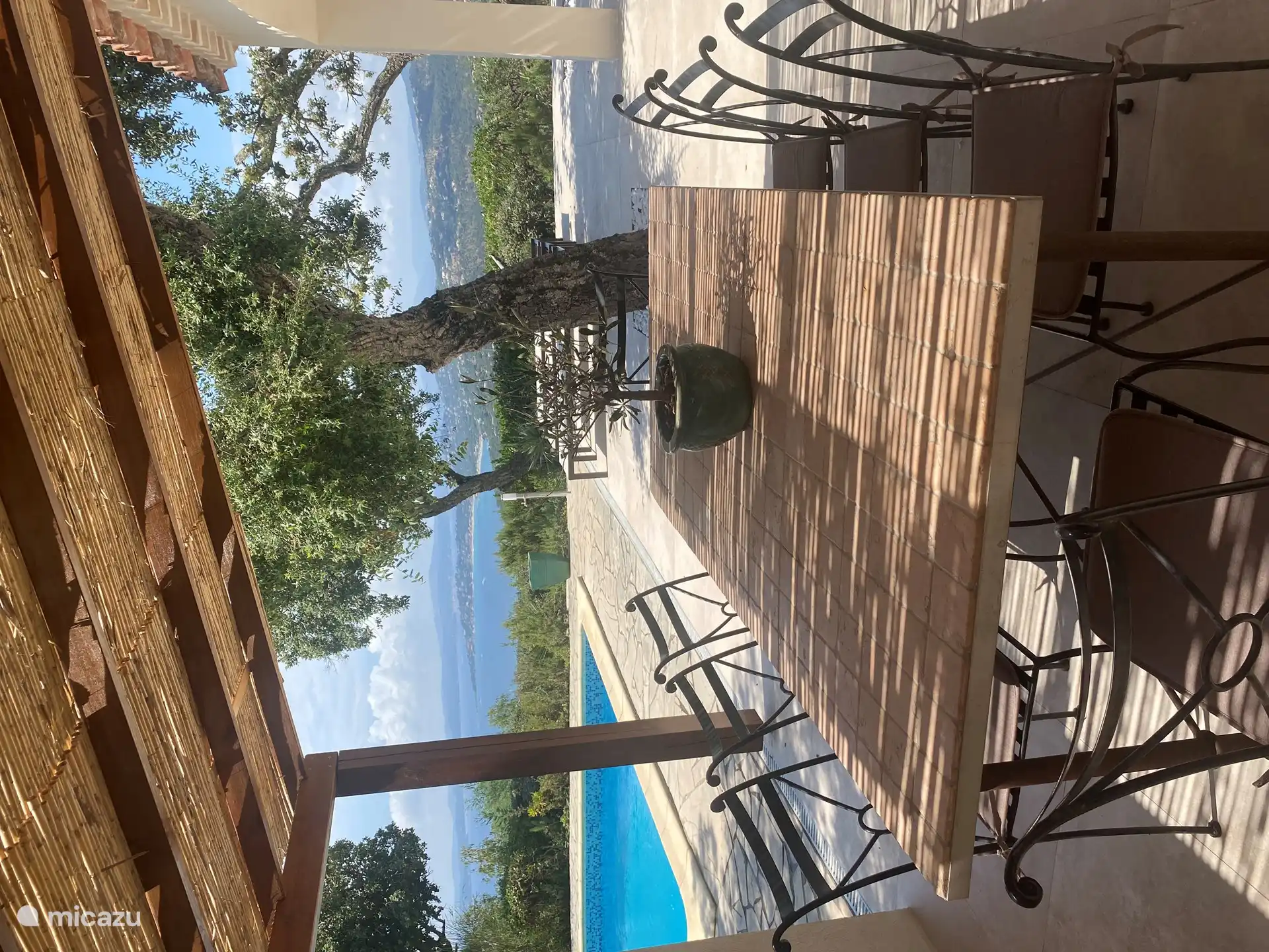 Blick aus der Außenküche