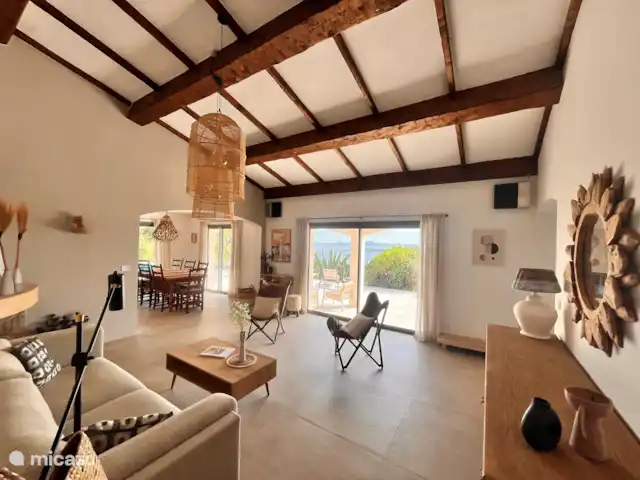 Villa Xenia avec vue imprenable sur la mer | France, Côte d'Azur, Les Issambres - villa Grand Livingston avec vue dégagée et magnifique sur la baie et Saint-Tropez.