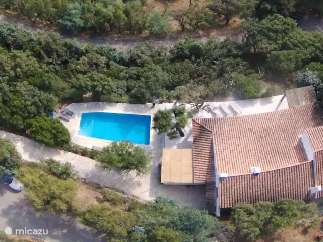 Villa Xenia avec vue imprenable sur la mer | France, Côte d'Azur, Les Issambres - villa Vue de dessus de la villa. La villa est exposée au soleil toute la journée (Sud - Ouest)