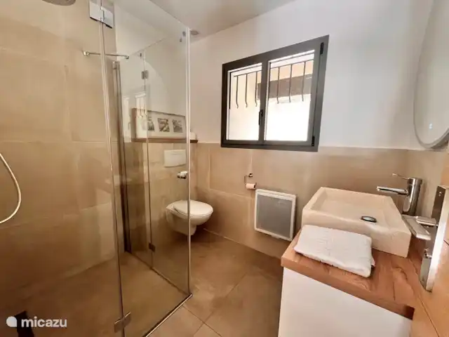 Villa Xenia avec vue imprenable sur la mer | France, Côte d'Azur, Les Issambres - villa Salle de bain 3 avec WC