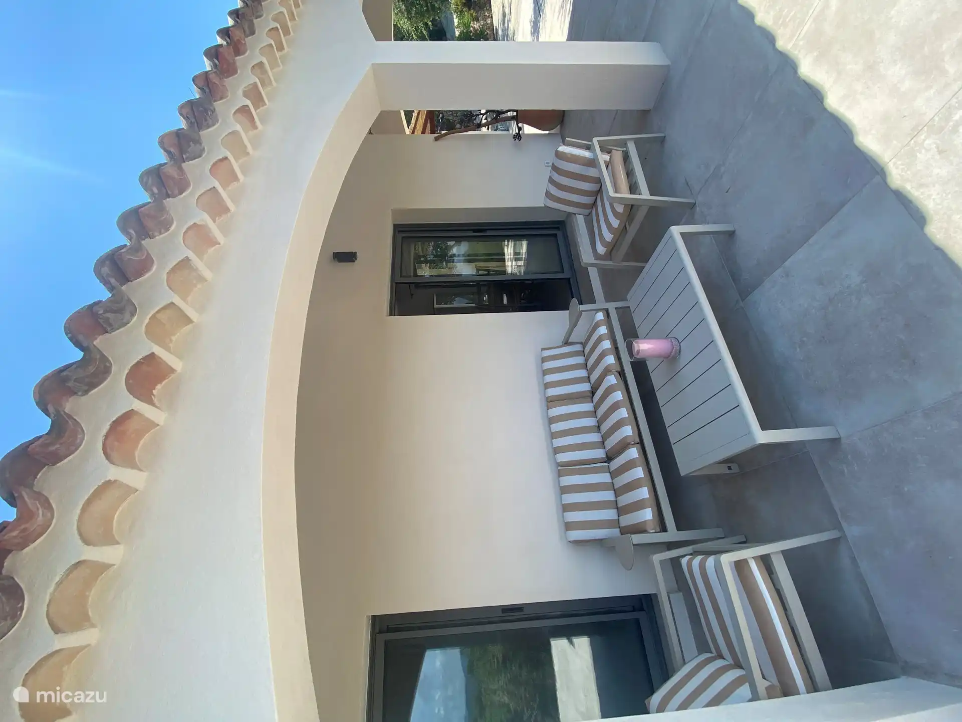 Sitz mit Panoramablick auf das Meer