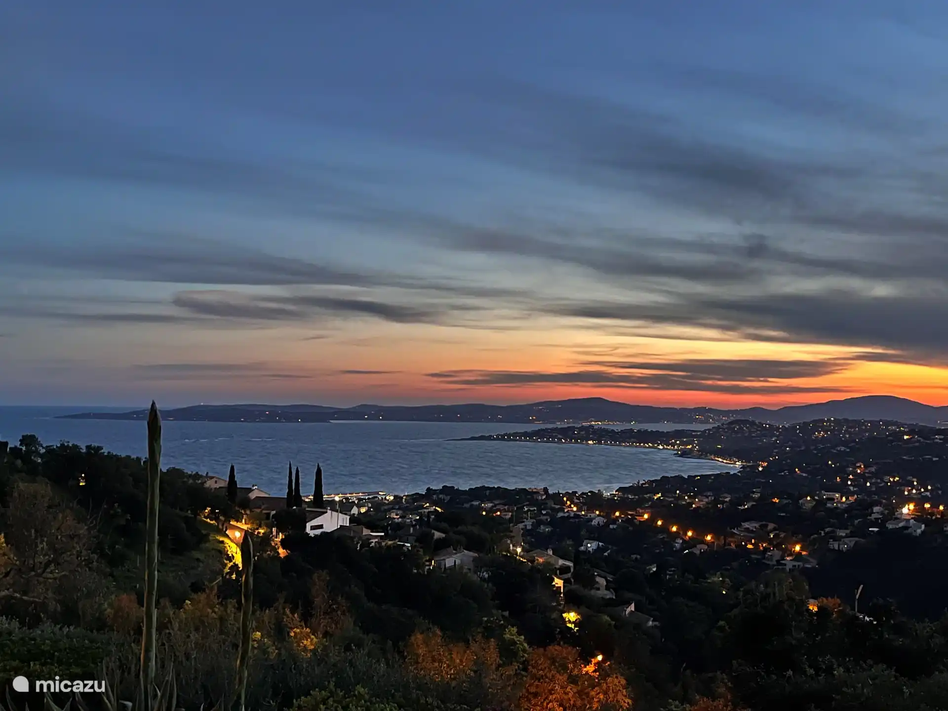 Blick auf Saint Tropez bei Sonnenuntergang