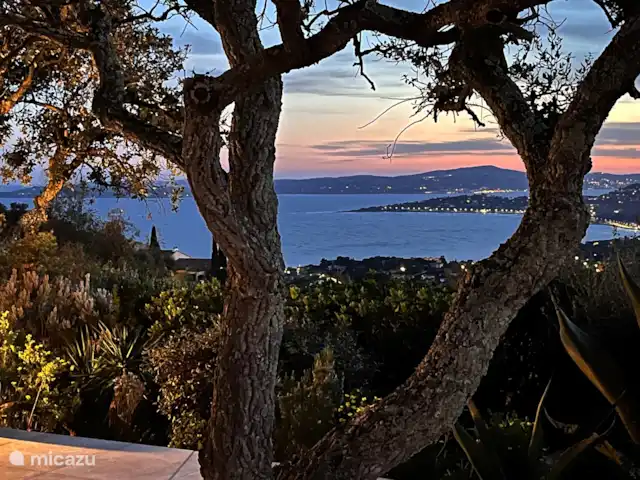 Villa Xenia avec vue imprenable sur la mer | France, Côte d'Azur, Les Issambres - villa Vue sur Saint Tropez au coucher du soleil