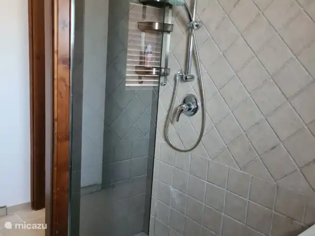 apartamento en Italia, Cerdeña, Pula – Sa Mooi Domu La ducha