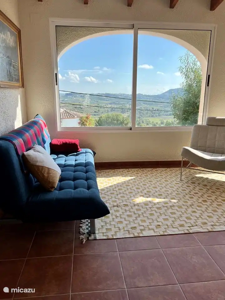 Auf Spanisch; der Mirador mit einem tollen Blick über Benitachel und Teulada. Es gibt ein Schlafsofa und ein Babybett.