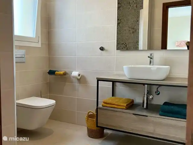 Casa Ça Va huren in Spanje, Costa Blanca, Moraira - villa Badkamer bovenverdieping, met ruime douche.
