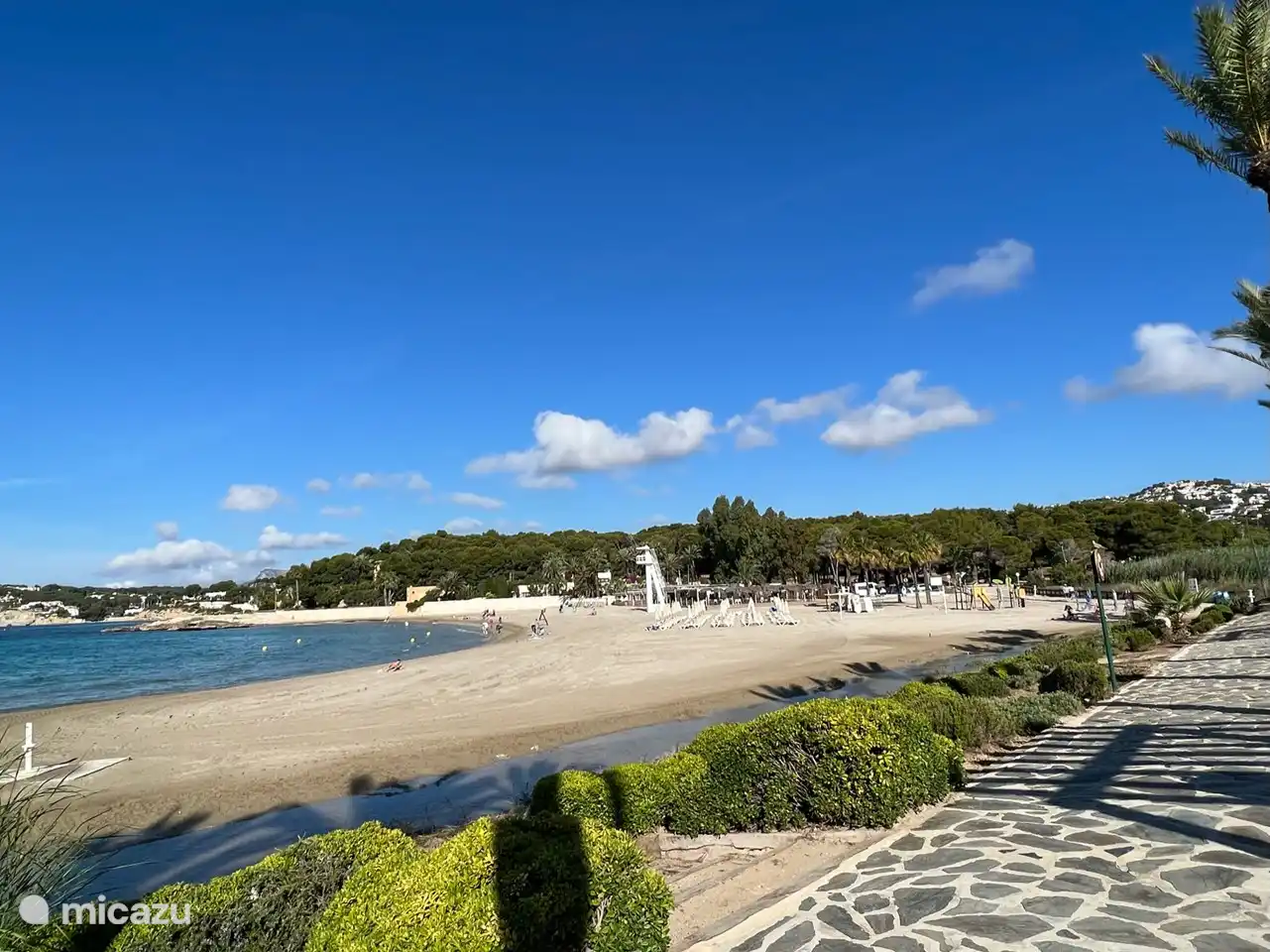 Playa d'Ampollo mit seinem feinen Sandstrand.