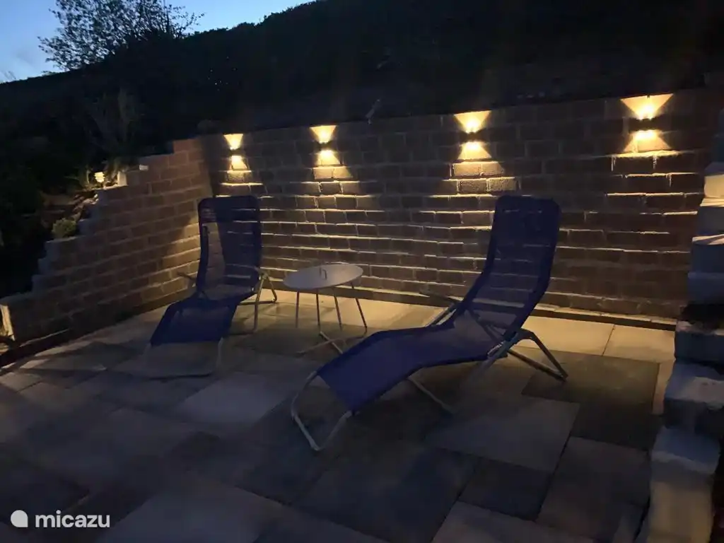 Abends gibt es eine Poolterrasse