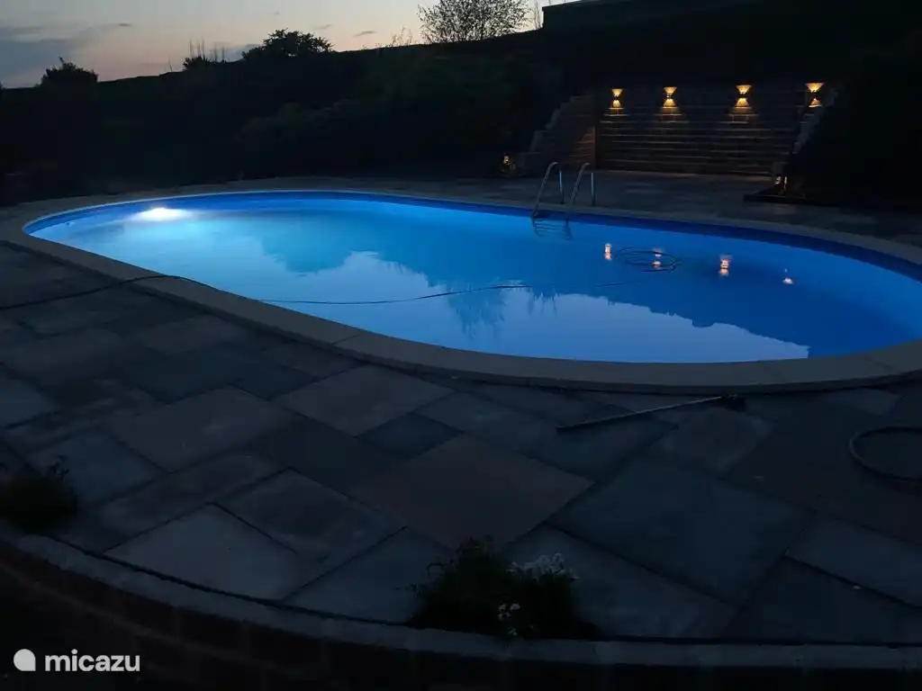 Der Pool bei Nacht