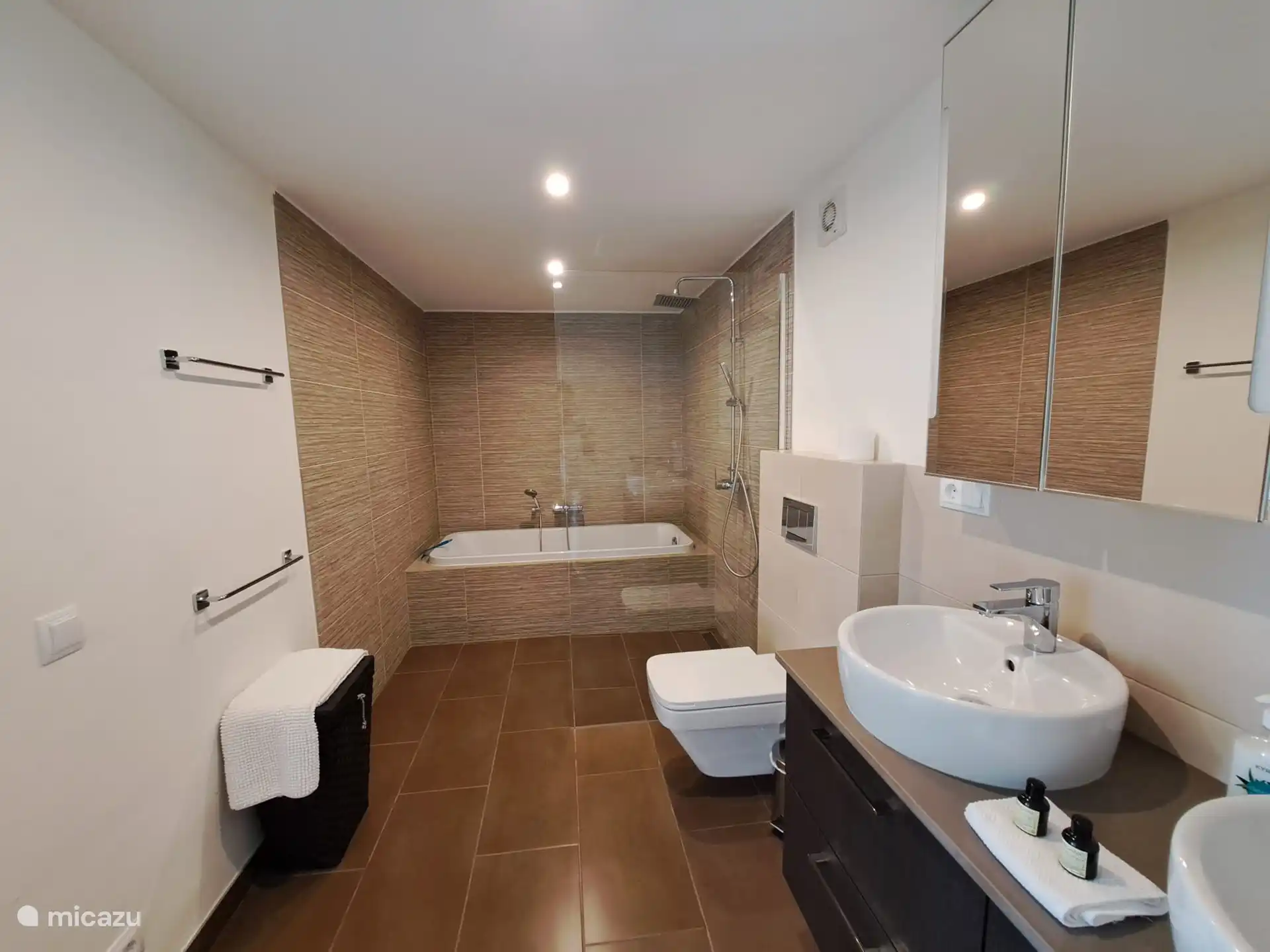 Hauptschlafzimmer 1 Pool & Meerblick