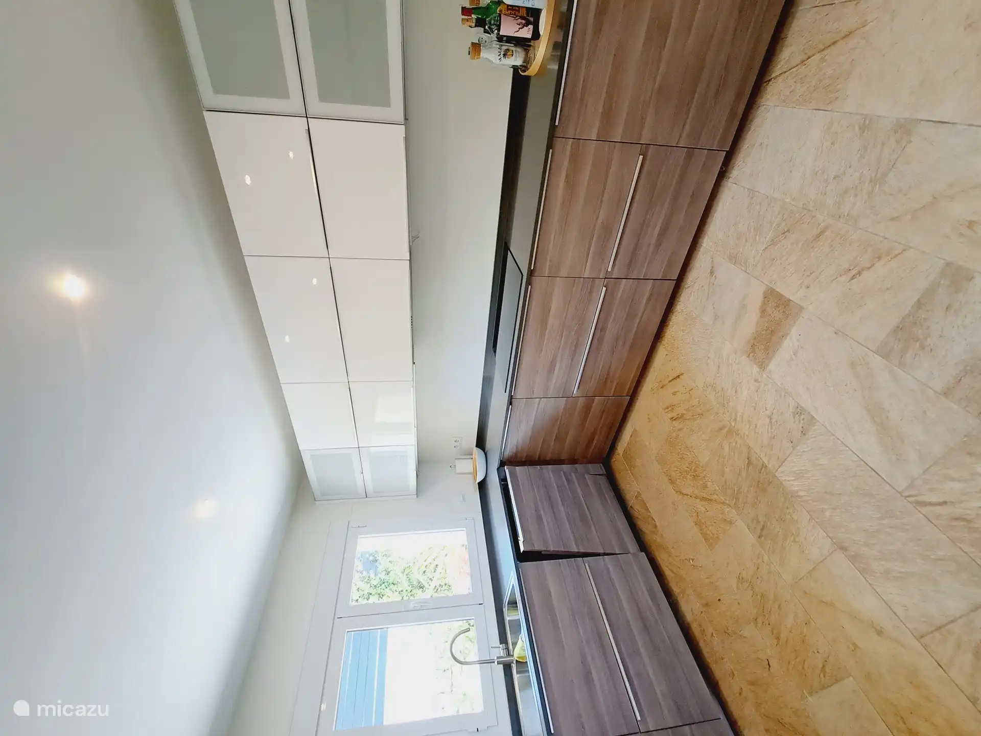 Voll ausgestattete Küche