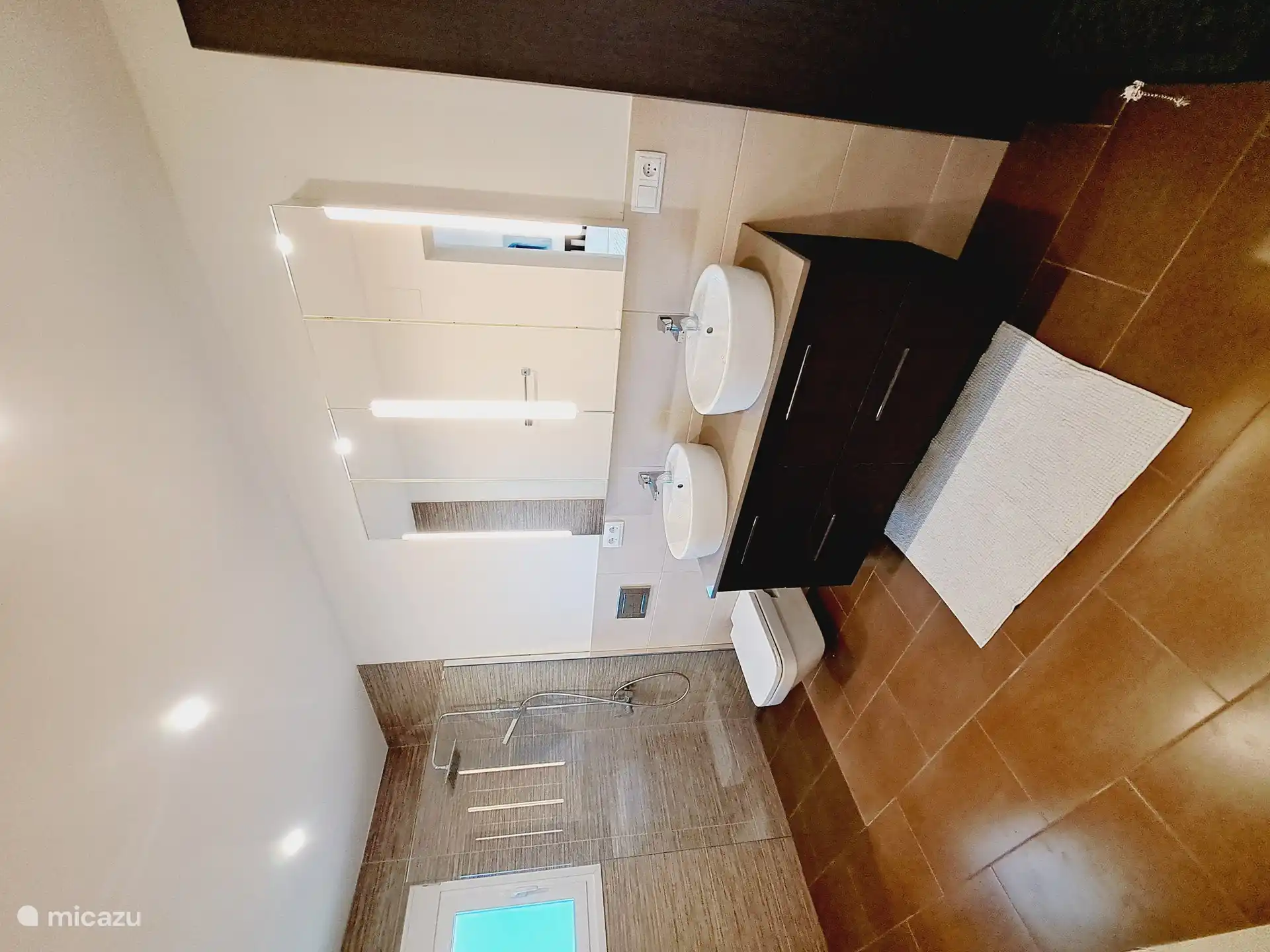 Schlafzimmer 5, Badezimmer in Suite