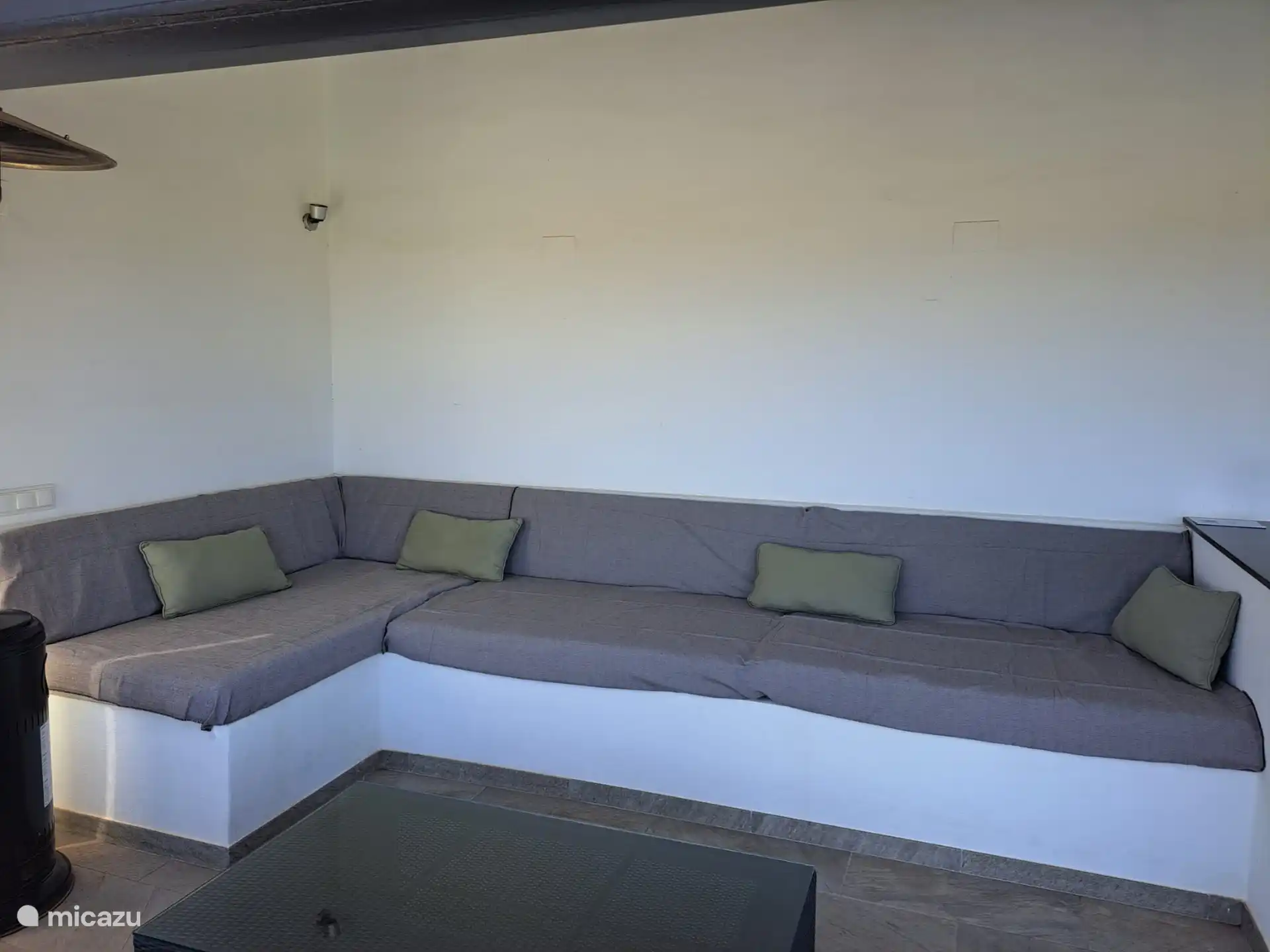 Überdachte Außenterrasse