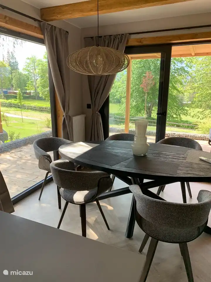 Acogedor comedor para 6 personas.