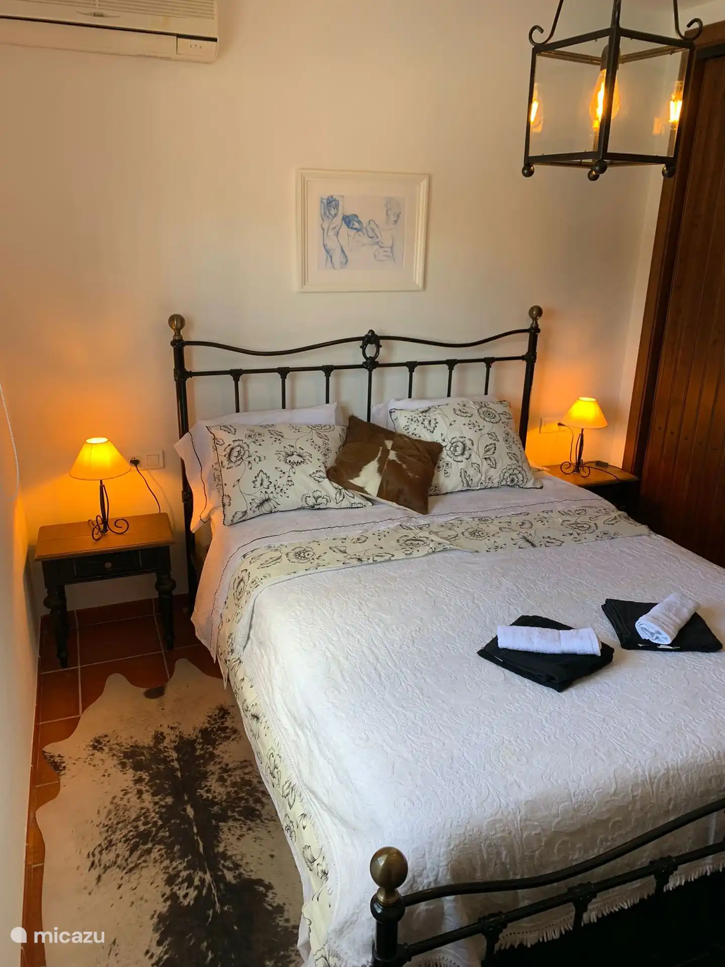 Chambre avec lit double.
