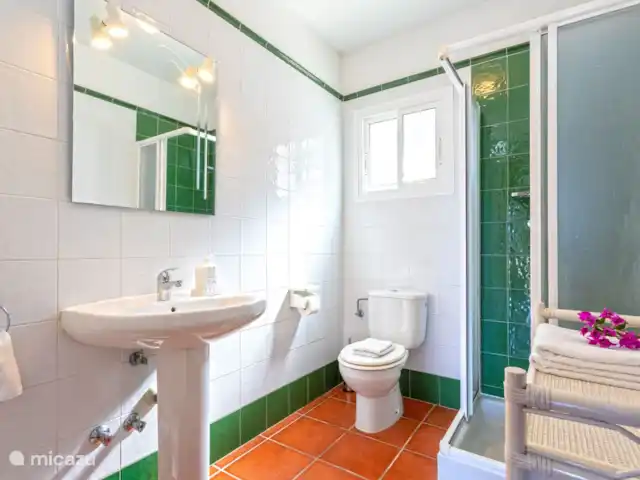 Villa Regazo Andaluz-A 15 min del mar en España, Costa del Sol, Torrox - villa Cuarto de baño con ducha, lavabo e inodoro