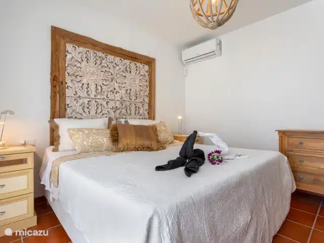 Villa Regazo Andaluz-A 15 min del mar en España, Costa del Sol, Torrox - villa ¡Dormitorio con cama doble, acceso directo a su terraza en la azotea!
