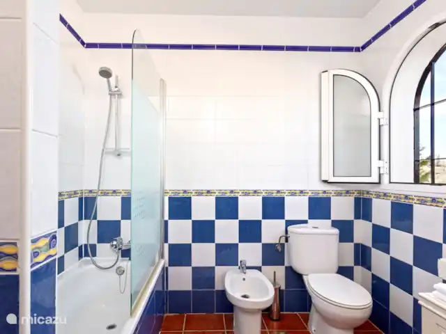 Villa Regazo Andaluz-A 15 min del mar en España, Costa del Sol, Torrox - villa Baño con bañera y ducha.