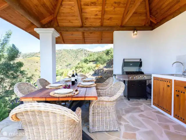 Villa Regazo Andaluz-A 15 min del mar en España, Costa del Sol, Torrox - villa El lugar perfecto para jugar, cenar juntos y disfrutar de la vista de las montañas