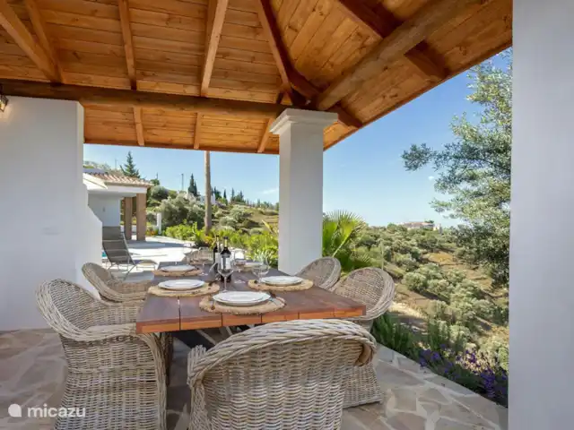 Villa Regazo Andaluz-A 15 min del mar en España, Costa del Sol, Torrox - villa Desde su toldo se contempla el verde entorno y el mar