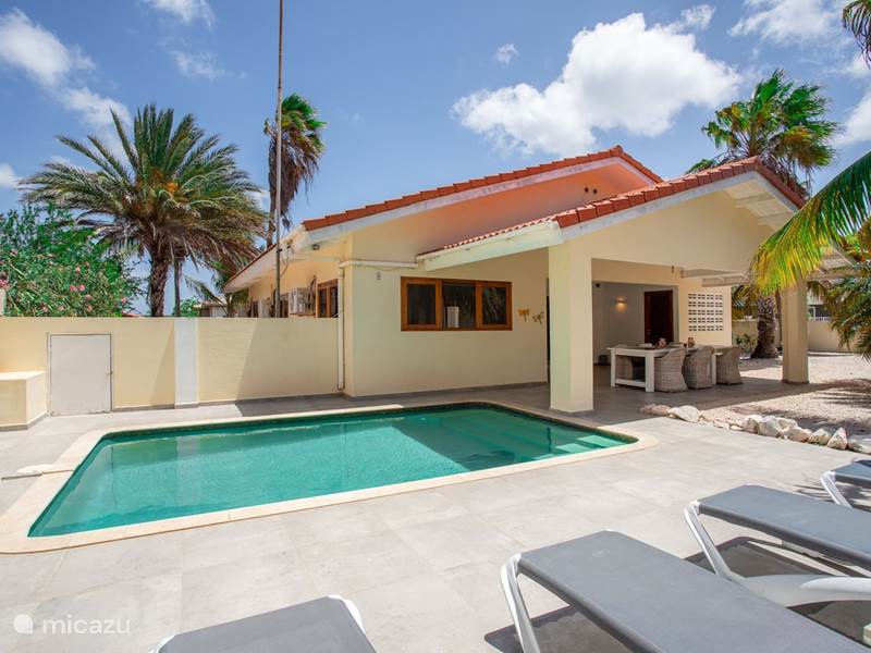 Vakantiehuis Curaçao, Banda Abou (west), Daniël Villa Villa Famia centraal op Curacao