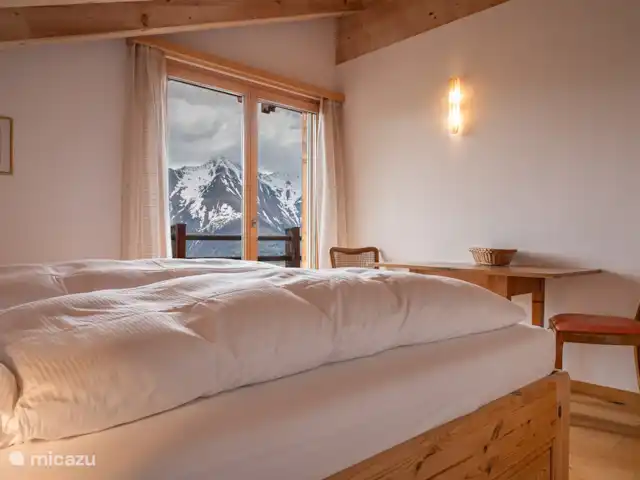 Papillon | Suisse, Valais, Bettmeralp - chalet 1 grande chambre avec lit double, vue sur la Vallée du Rhône et les sommets valaisans à 4000m